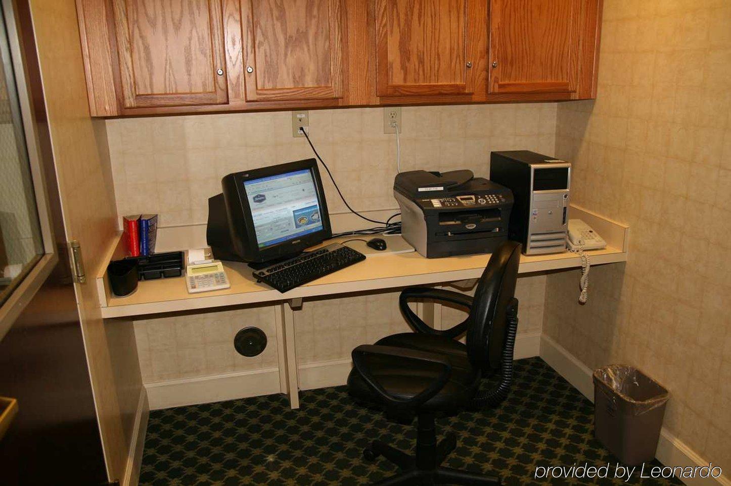 Hampton Inn פאייטוויל מתקנים תמונה