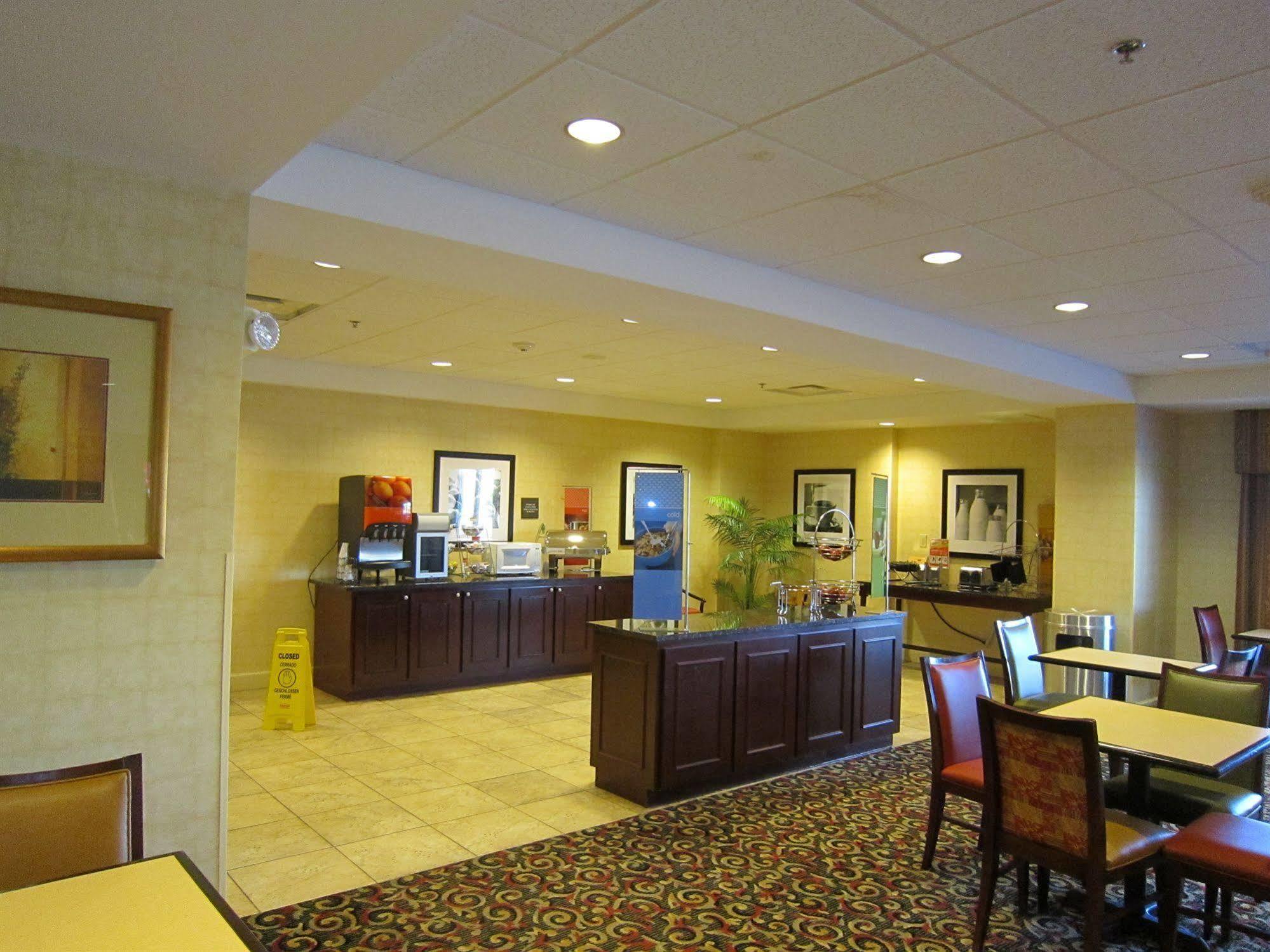 Hampton Inn פאייטוויל מראה חיצוני תמונה