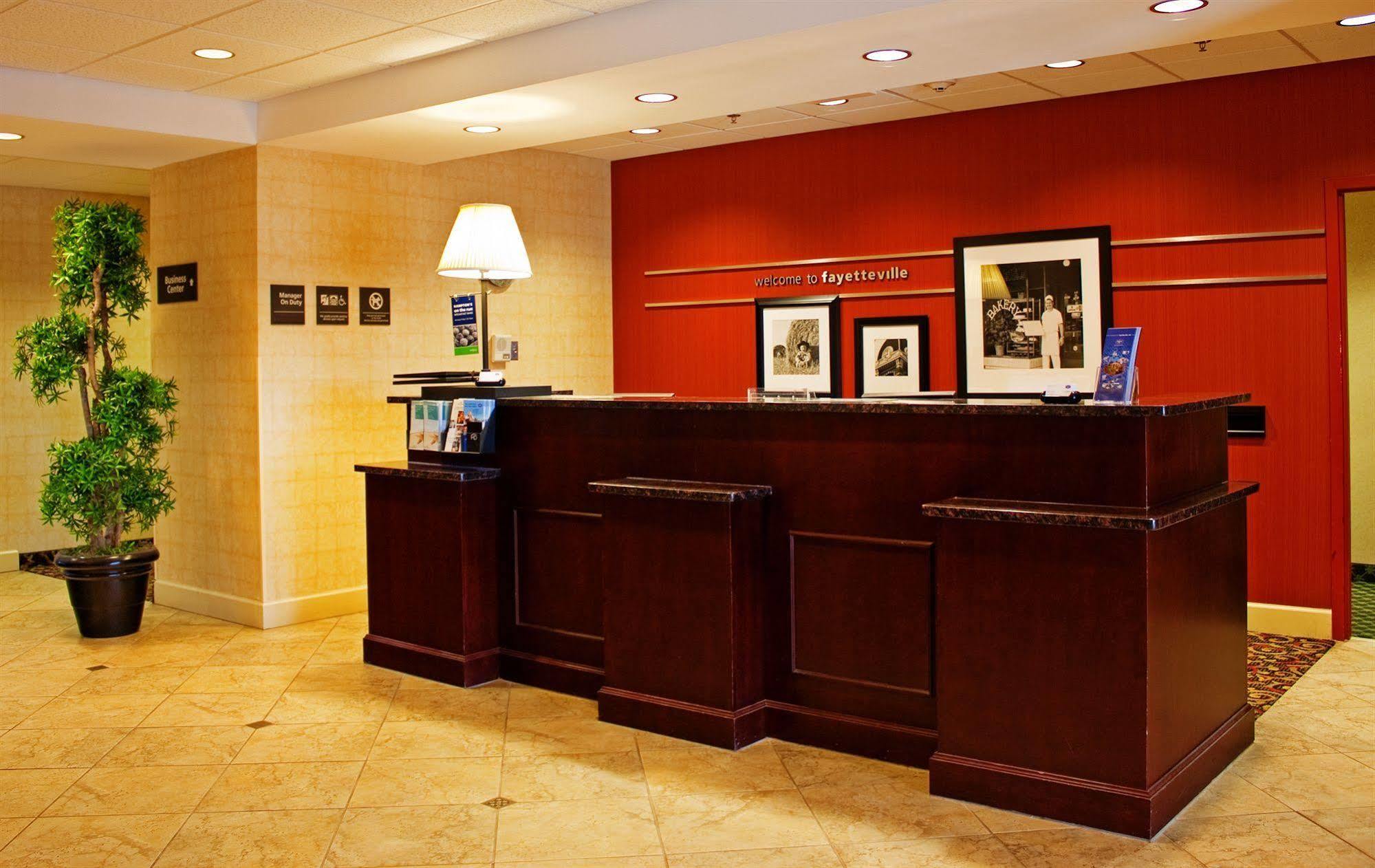 Hampton Inn פאייטוויל מראה חיצוני תמונה