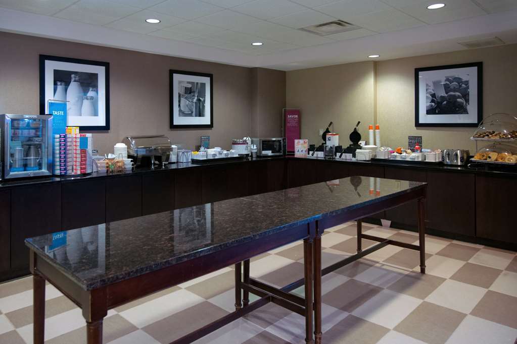 Hampton Inn פאייטוויל מסעדה תמונה